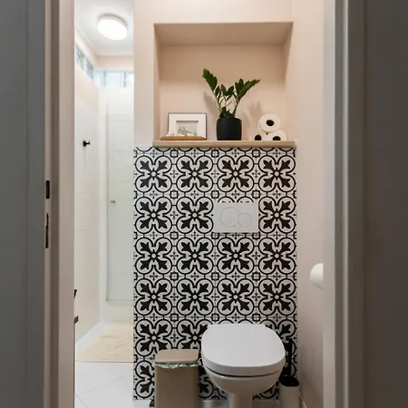 Apartmán M&e - Bright With Park View In Vibrant Area